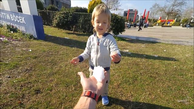 Снег в Анталии - радость детям | Snow for children in Antalya (Turkey) - YouTube смотреть онлайн