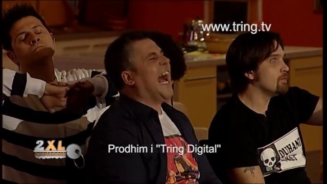 Apartamenti 2XL - Nje nate e frikshme duke ecur me makine смотреть онлайн