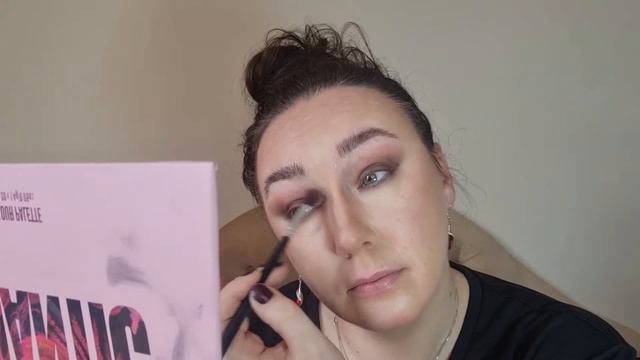 3 БЬЮТИХАКА ДЛЯ МАКИЯЖА экспресс макияж макияж 2021 тренды макияжа 2021 реакция тестирую лайфхаки смотреть онлайн