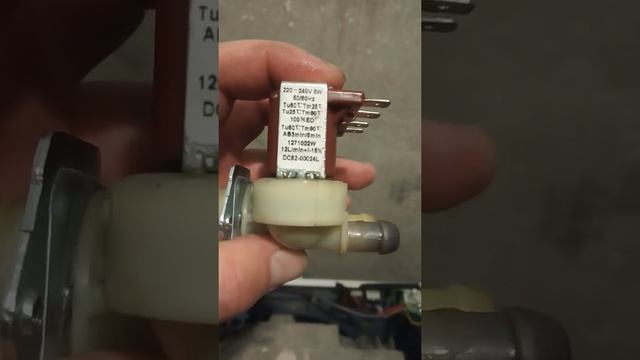 Течет стиральная машина! SAMSUNG часть вторая ...аппогей...Установил причину поломки. смотреть онлайн