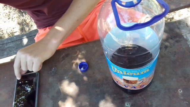 (Челлендж). Кто быстрее выпьет 2,5 литра кваса трубочкой!!! смотреть онлайн