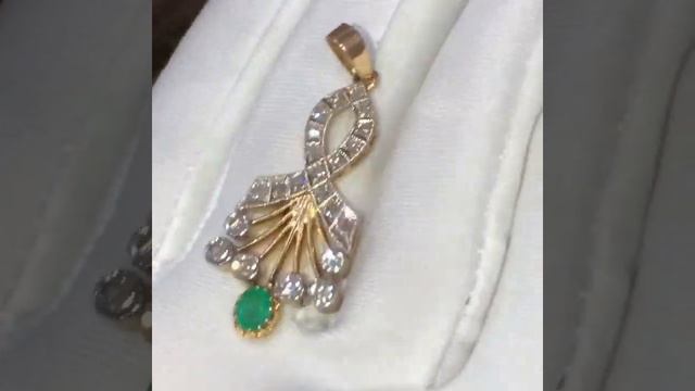 Золотой кулон бриллианты и изумруд Проба750 Вес 6,29 гр Цена 75 тысяч рублей вотсап +79884862148 смотреть онлайн