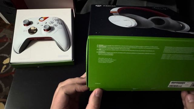 Xbox Wireless Controller and Xbox Wireless Headset Starfield Edition Unboxing смотреть онлайн