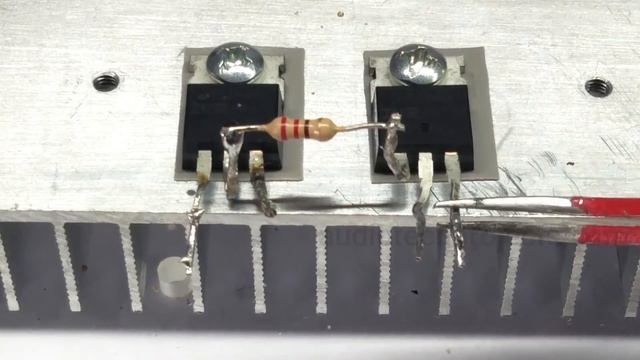 How To Make Simple Inverter 12v To 220v | without IC | IRFZ 44 | [AUDIOTECH PROJECTS] смотреть онлайн