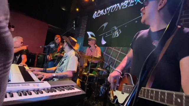 Три Рояля #1 Glastonberry 29.09.2023 смотреть онлайн