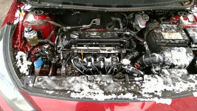 Мини-тест пенного очистителя двигателя "ABRO" смотреть онлайн