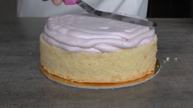 КЛУБНИЧНЫЙ ТОРТ С ВАНИЛЬНЫМ ЧИЗКЕЙКОМ. Рецепт клубничного компоте. Как собрать и выровнять торт смотреть онлайн