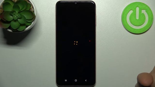 How to Change Wallpaper on SAMSUNG Galaxy F13 - Set Up Wallpaper смотреть онлайн