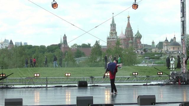 Нет повести печальнее... (парк Зарядье) смотреть онлайн