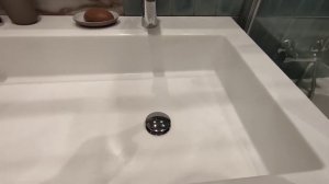 Обычный слив или донный клапан. Что лучше выбрать для раковины ?