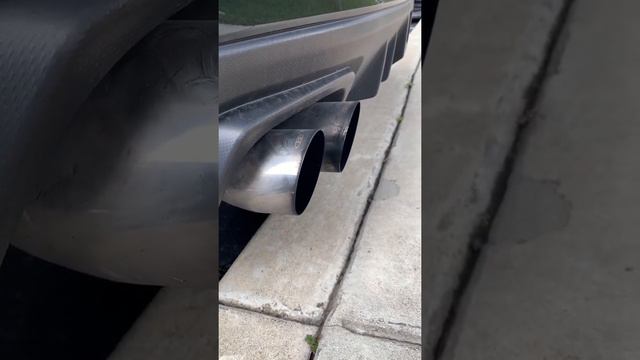 Subaru WRX Cold Start (Muffler Delete & Nameless Intermediate Pipe) смотреть онлайн