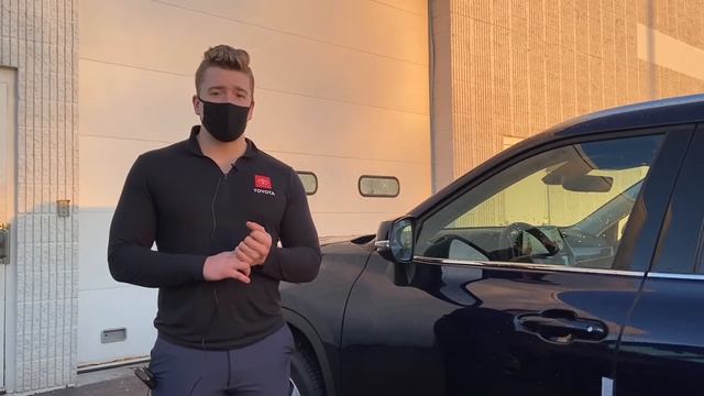 Checking Your Tire Pressure at Russ Darrow Toyota смотреть онлайн