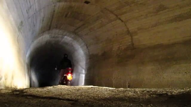 TUNNEL JAFFERAU SUZUKI RV125 VANVAN ALPS 2010 смотреть онлайн