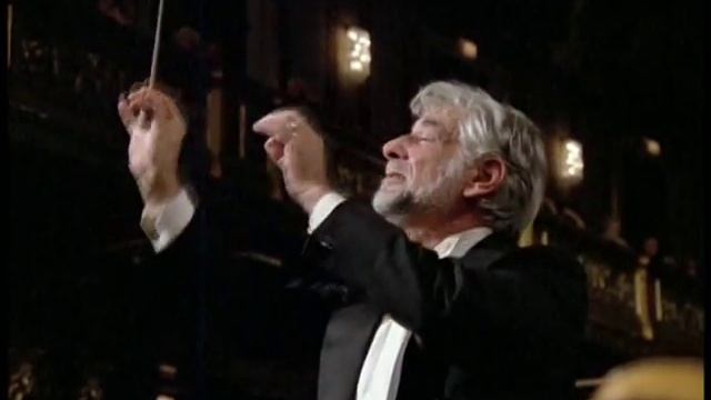 Mahler Symphony no. 6 "Tragic" - Vienna Philharmonic Orchestra - Leonard Bernstein смотреть онлайн