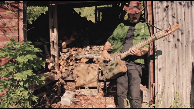 Domino Majestic - Gas Can Bass смотреть онлайн
