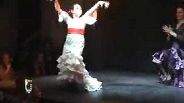 mara de fanega - bailando por soleá con bata de cola - inedito, nunca visto смотреть онлайн