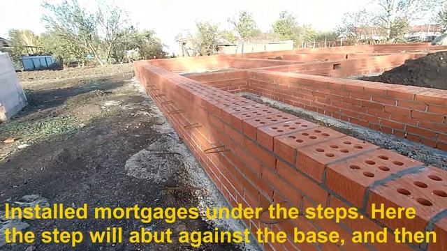 Цоколь одноэтажного дома-Basement of a one-story house смотреть онлайн