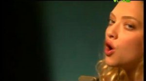 Amanda Seyfried - Gimme Gimme Gimme