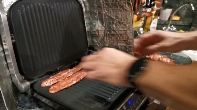 Бекон на гриле добавляет другим блюдам новые нотки, делает их ароматнее и аппетитнее. смотреть онлайн