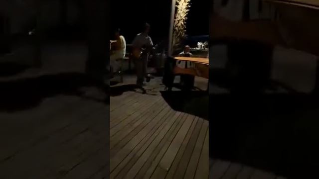 Набережная, май, вечер, джазз, море, гитара, фортепиано, после карантина смотреть онлайн