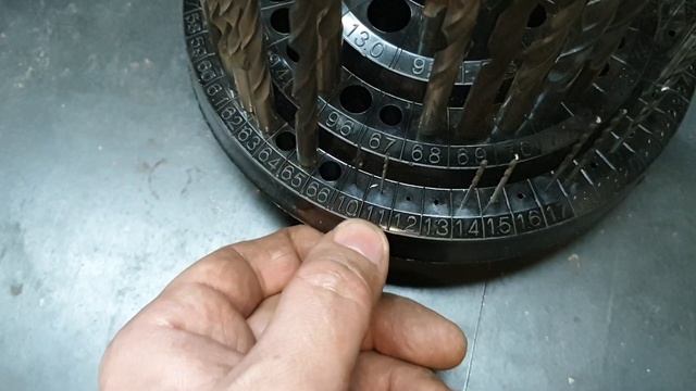 Способ для удобного хранения сверл. смотреть онлайн