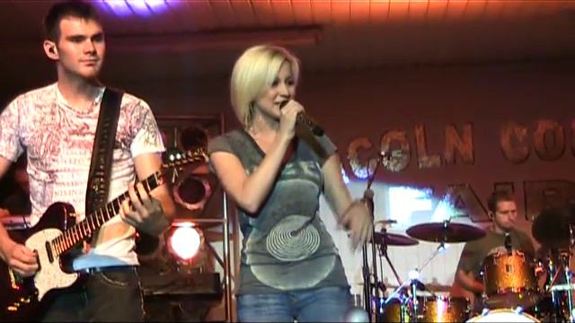 Kellie Pickler Gotta Keep Moving смотреть онлайн