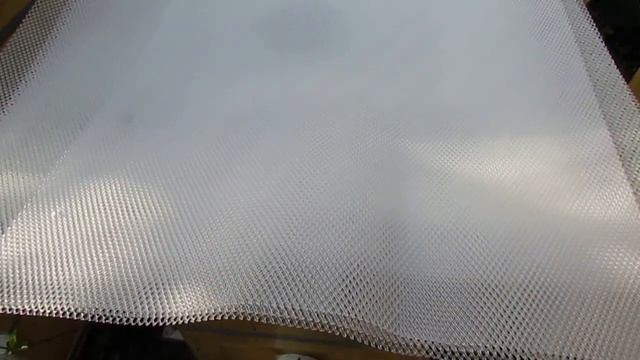 24.04.2023 года - получил заказ с фирмы BienenHaus, холстик - сетка для сбора прополиса