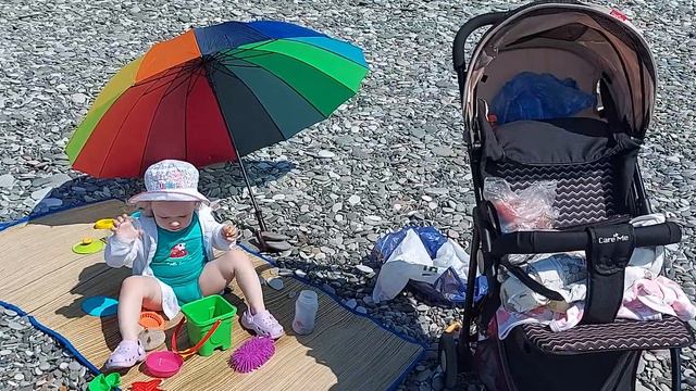 Батуми Все купаются +25° Пляжный сезон открыт Море хорошее ттт смотреть онлайн