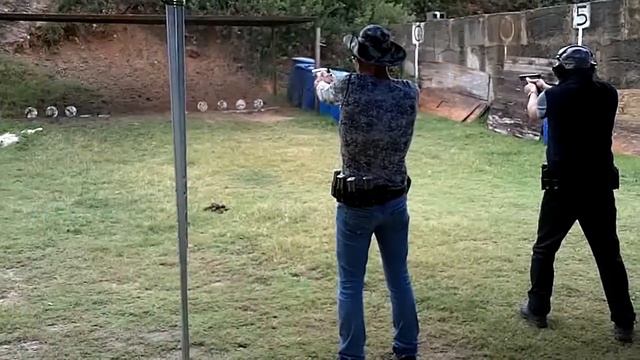 IPSC Jon & Dan Apr16 shootoff.flv смотреть онлайн