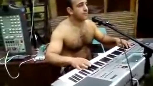 армянский борец, шикарно поёт... смотреть онлайн