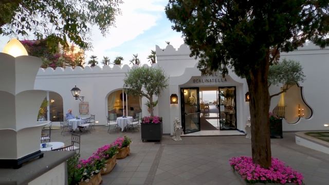 Capri, Italy Evening Walking Tour - 4K - With Captions!