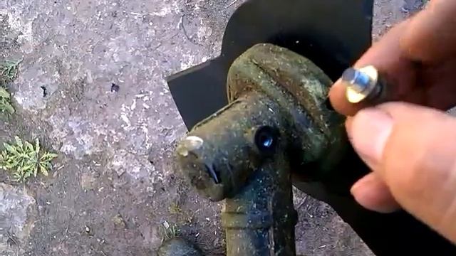 Доливка масла в кусторезе смотреть онлайн