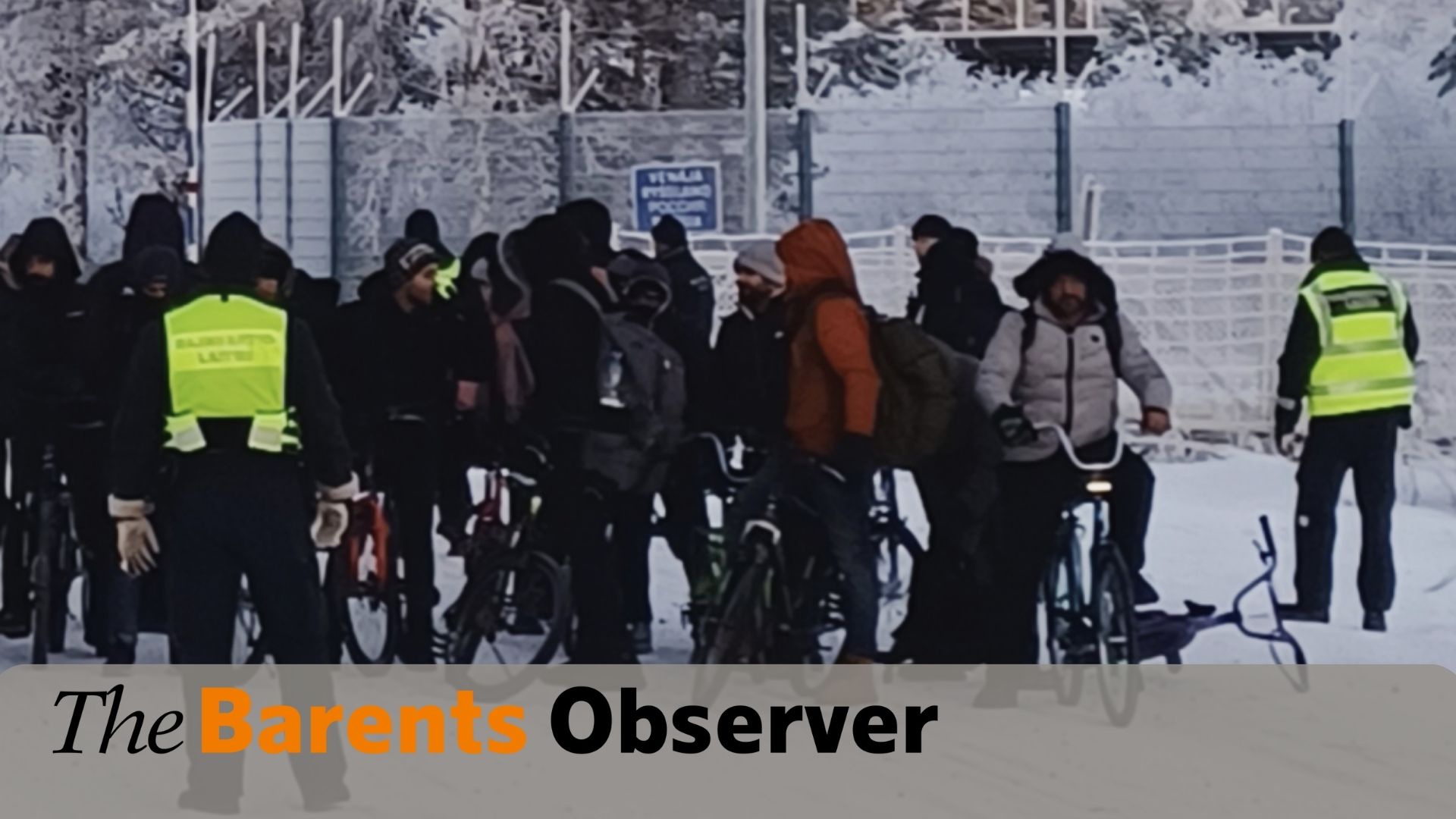 Пограничная служба Финляндии на той стороне границы могут находиться тысячи просителей убежища