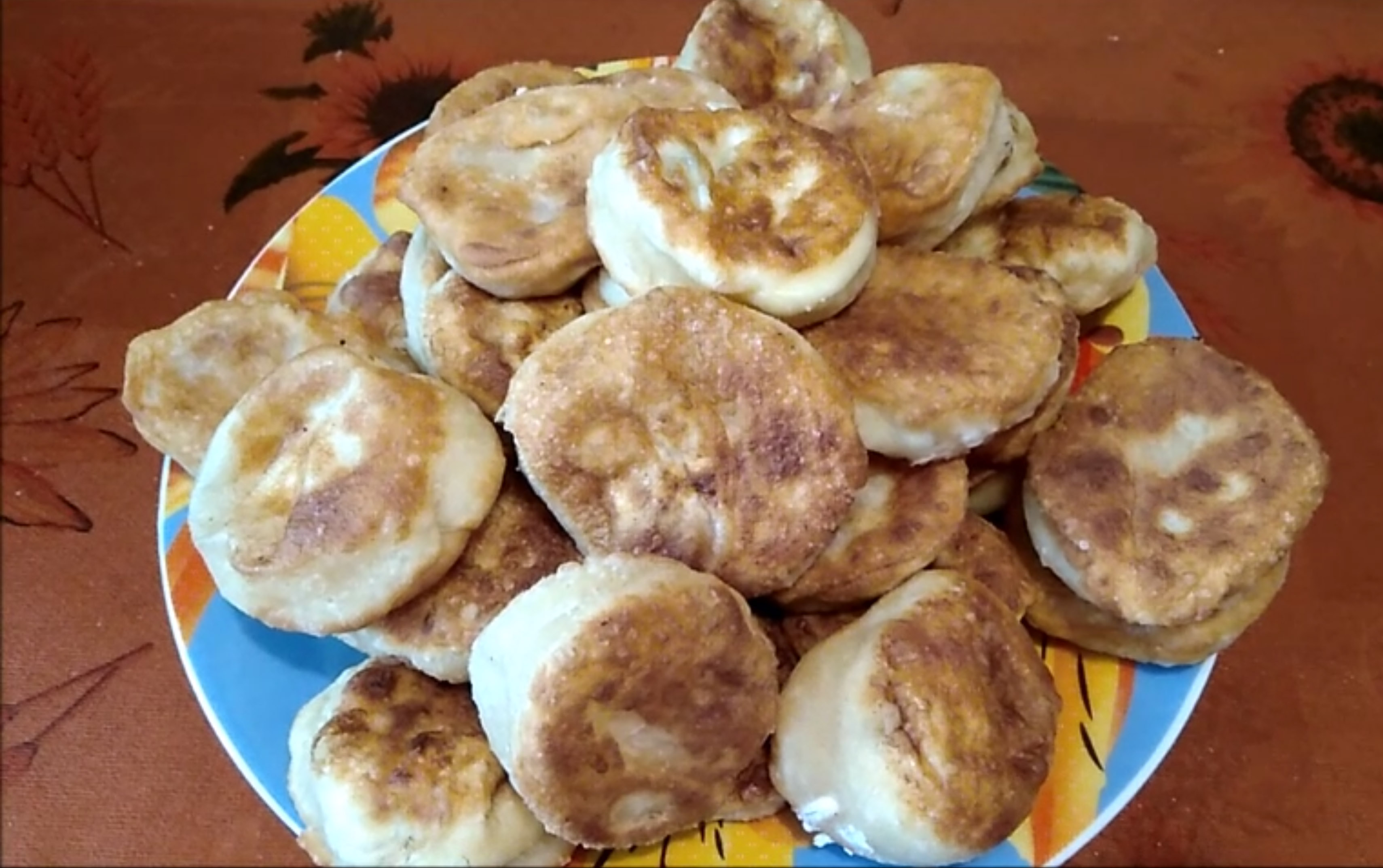 Пирожки с помидором и творогом.mp4 смотреть онлайн