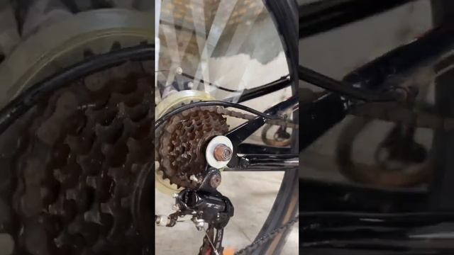 Как правильно смазывать цепь? Чем смазывать цепь? Что такое Смазка для велосипеда? смотреть онлайн