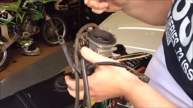 SUZUKI DRZ400 SM - 'PAIR' & SOLENOID REMOVAL GUIDE смотреть онлайн