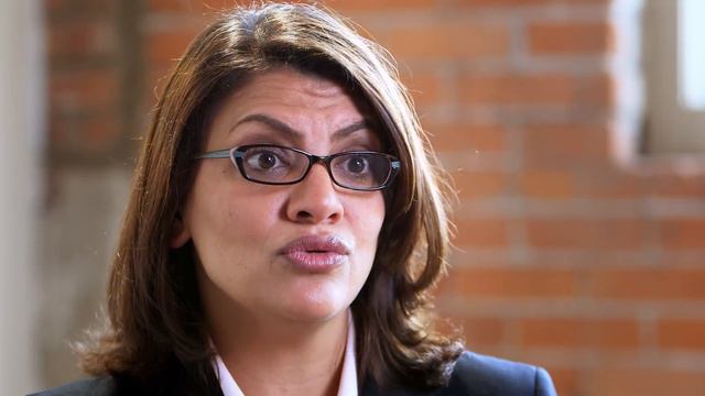 Rashida Tlaib, Activist, Attorney, and Congressional Candidate in Michigan | MAKERS смотреть онлайн