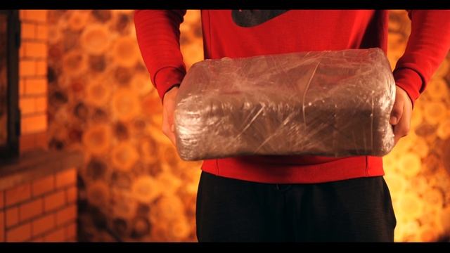 ПРИГОТОВИЛИ ОГРОМНУЮ БЕЛУГУ  ВЕСОМ 32 КИЛОГРАММА.mp4