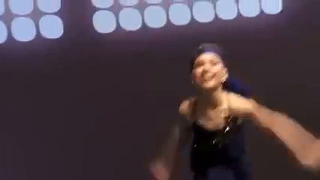 Maddie's Full Solo-Uphill Battle-Season 3 Episode 11 смотреть онлайн