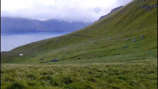 Фарерские острова, вид от маяка Каллур, остров Калсой смотреть онлайн