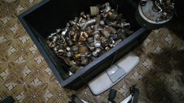 ЛАТУННАЯ ЛИХОРАДКА. ЛАТУНЬ ИЗ САНТЕХНИКИ. ГДЕ ВЗЯТЬ ЛАТУНЬ. ПОИСК ЛАТУНИ. ЦВЕТМЕТ ИЗ САНТЕХНИКИ. смотреть онлайн