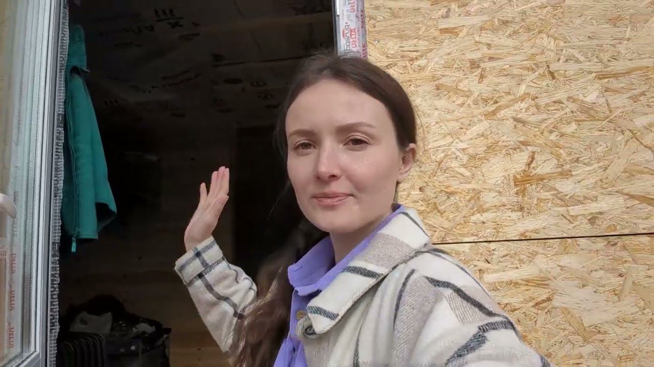 Подключили электричество в доме. Собрал щиток. Установил розетки и свет. смотреть онлайн