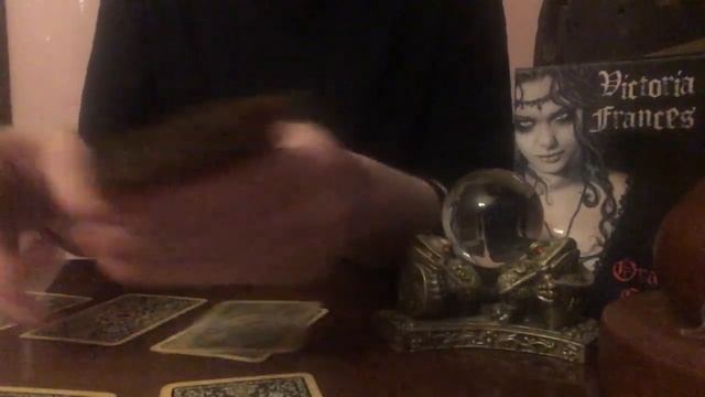 Ваш крестовый король ❓❗️❤️♦️♠️♣️????? смотреть онлайн