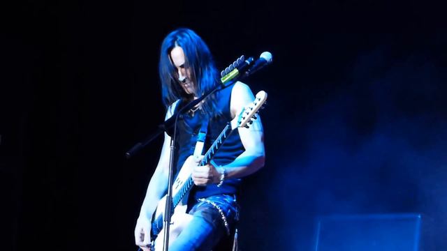 Nuno Bettencourt & Tosin Abasi - Physical Education смотреть онлайн