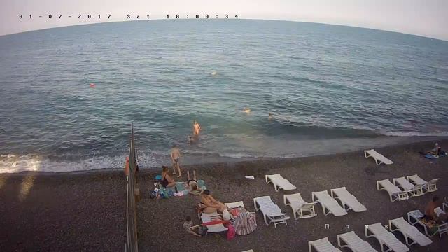 Вебкамера "Пляж Дубны". Запись 01.07.2017 18:00:04 смотреть онлайн