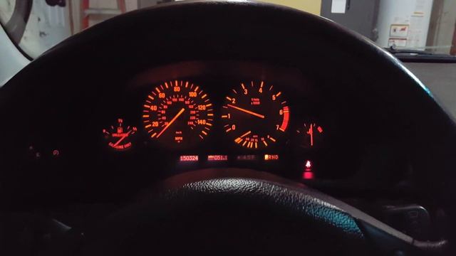 2001 BMW 540i VANOS noise смотреть онлайн