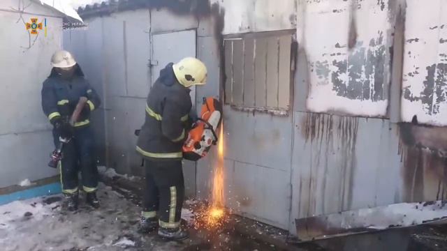 Обігрівайтеся безпечно – пожежа лазні у Середина-Буді та гаражу в Глухові смотреть онлайн