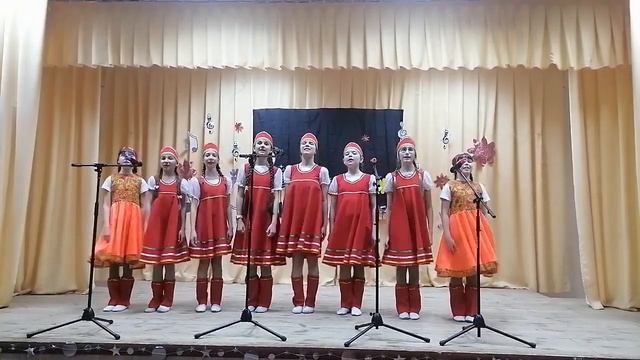 "Сапожки русские" исполняет ансамбль "Зоренька", Ижёвский СДК смотреть онлайн