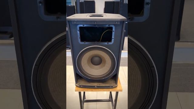 ស្រាយចម្ងល់ខ្លះៗ អំពី JBL SRX800 Series смотреть онлайн