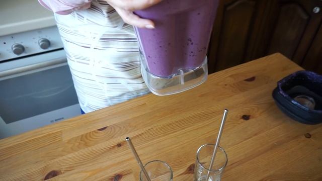 Смузи с черникой и кедровым орехом смотреть онлайн